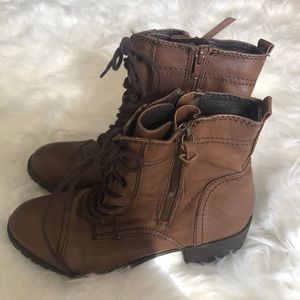 Report Brown Boots Size 8.5